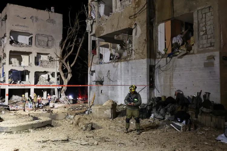 以色列南部城鎮阿拉德遭伊朗重型飛彈攻擊。路透社