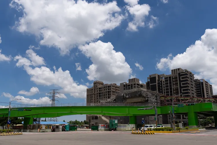 圖為桃園捷運綠線G01站，隨著捷運興建帶動八擴重劃區房價3年漲3成。台灣房屋提供