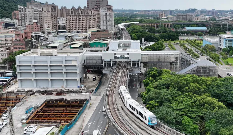 捷運三鶯線可有效紓解土城、三峽與鶯歌通勤人潮，區域房市基本面穩健。新北捷運局官網