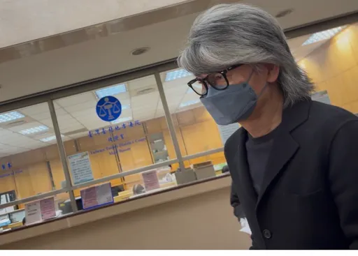 漫畫家朱德庸VS饒舌歌手熱狗　2人為這事現身北檢