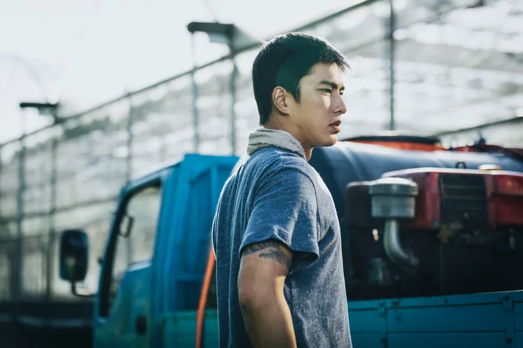 曾敬驊為演《失樂園》助曬黑2色階。冬候鳥電影、文策院提供