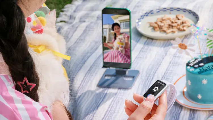 Band 11也提供藍牙遙控拍照功能。華為提供