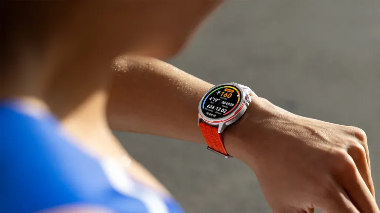 WATCH GT Runner 2主打跑者訓練需求，結合精準定位與智慧馬拉松模式，協助使用者追蹤運動數據並提升跑步表現。華為提供
