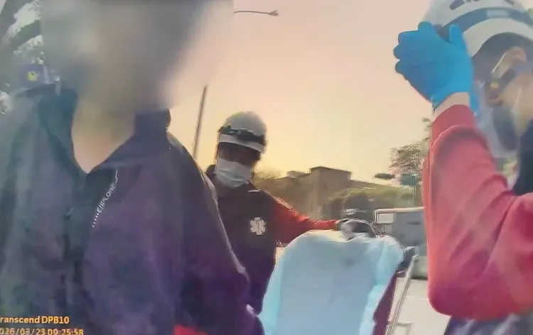 經評估後，警消將男子強制送醫。翻攝畫面