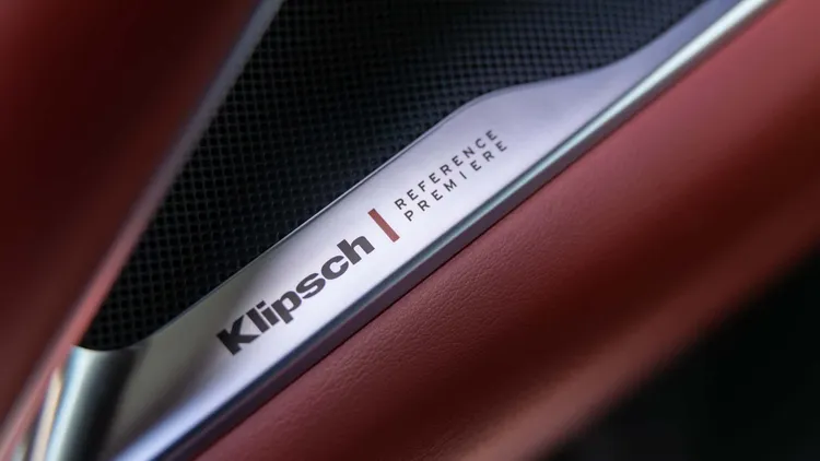 車內搭載具有16支揚聲器的Klipsch頂級音響。原廠照片