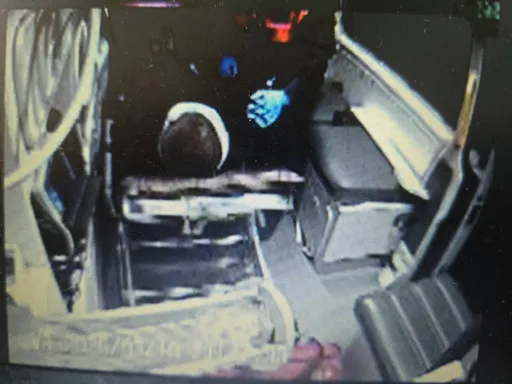 台東釋迦園濺血　2男持棍棒刀械討債砍傷2人