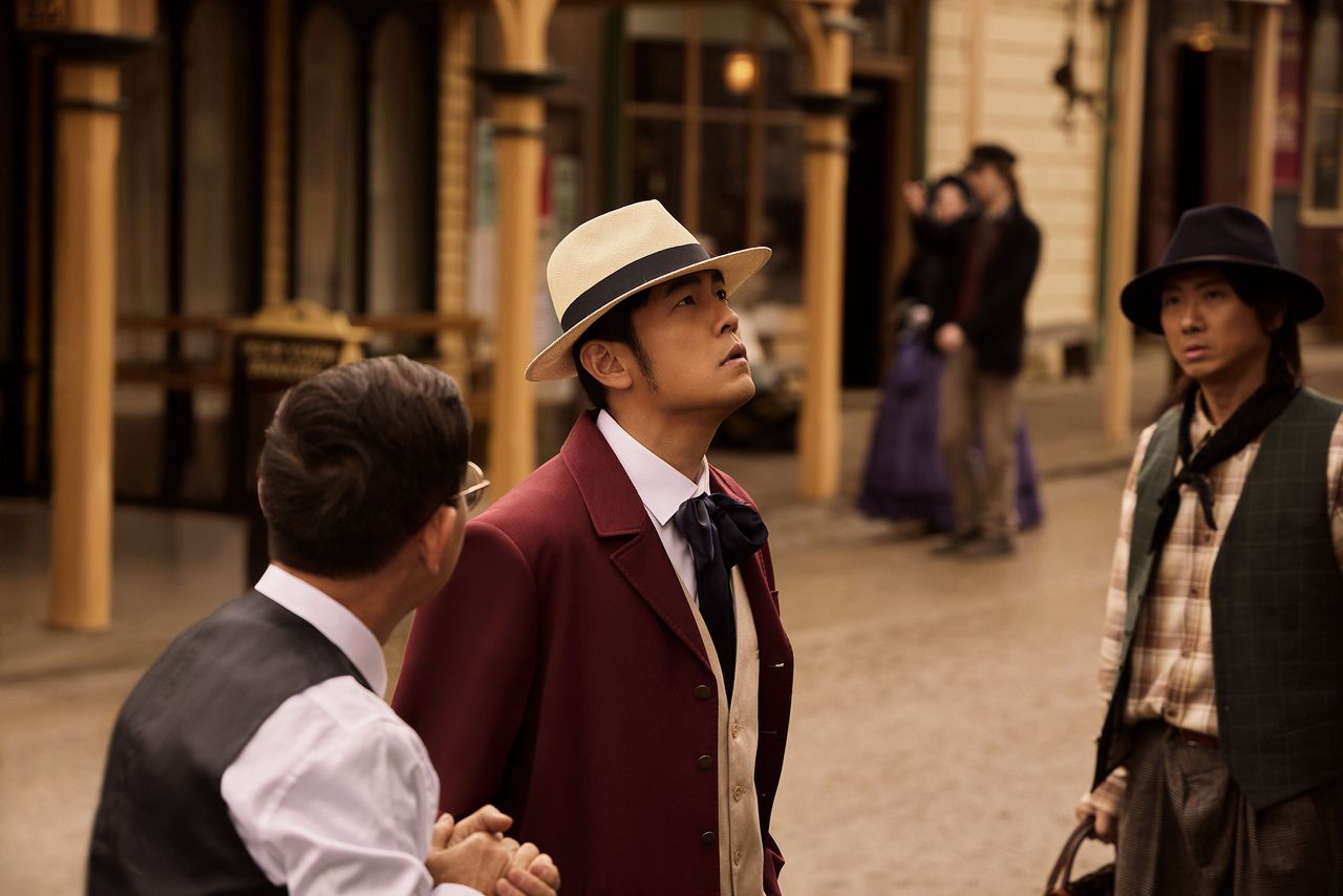 周杰倫太狂!「沒歌先拍MV」 《淘金小鎮》直接拍成懸疑大片