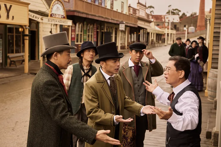 周杰倫的《淘金小鎮》MV，「快樂小夥伴」一一入鏡。杰威爾提供