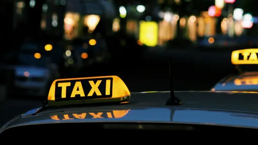 計程車「魔術師」神速調包信用卡　1年盜刷數十人421萬元