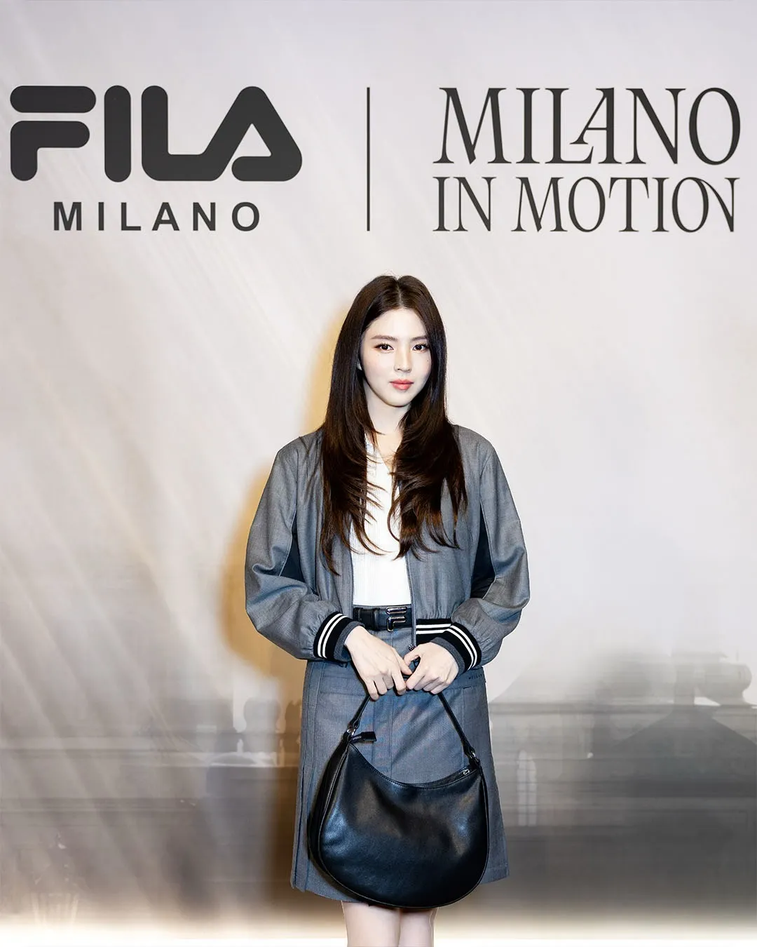 韓韶禧以一襲灰調造型亮相。翻攝fila_korea IG