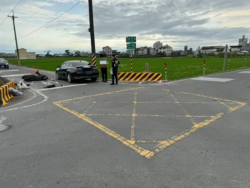 無號誌路口事故！宜蘭汽機車碰撞奪命　驚悚瞬間曝光