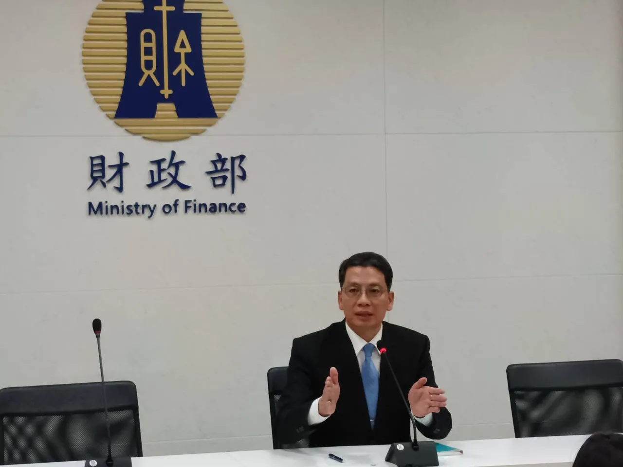 財政部政策「大轉彎」　月營收逾20萬小吃店應開發票「暫緩」再評估