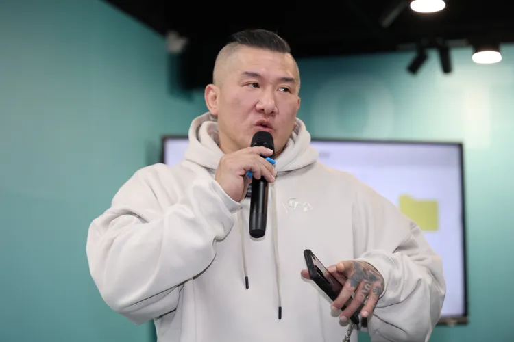 館長開箱黃國昌新北競總記者會，館長陳之漢、民眾黨新北市長參選人黃國昌。莊宗達攝