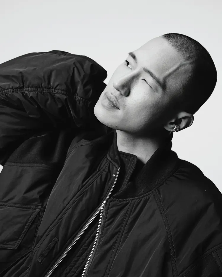 someshiit山姆與過去那個沒自信的自己，一場遲到了7年的自我和解。someshiit山姆提供