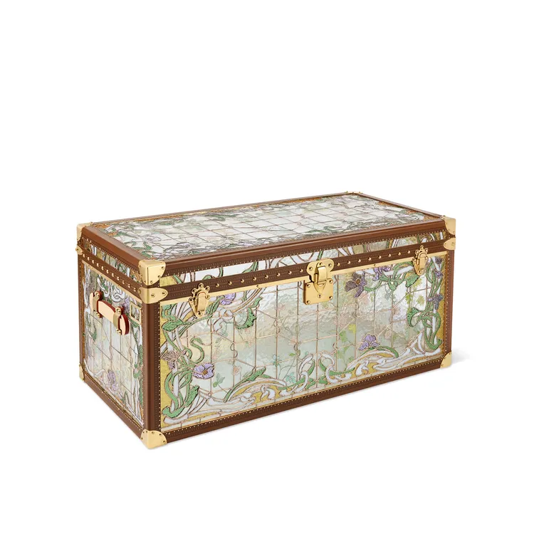 Courrier Lozine 110 Monogram Asnieres Bloom彩色玻璃硬箱，2930萬元。品牌提供