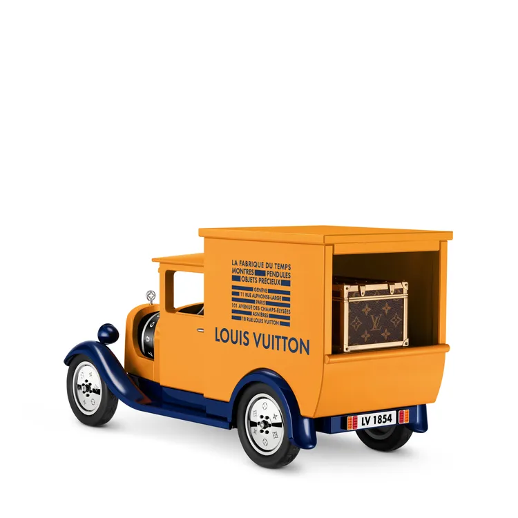路易威登傳奇貨車Louis Vuitton Camionnette座鐘，223萬元。品牌提供