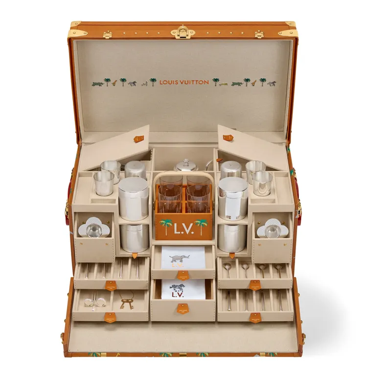 《The Darjeeling Limited 大吉嶺是有限公司》野餐旅行箱，405萬元。品牌提供