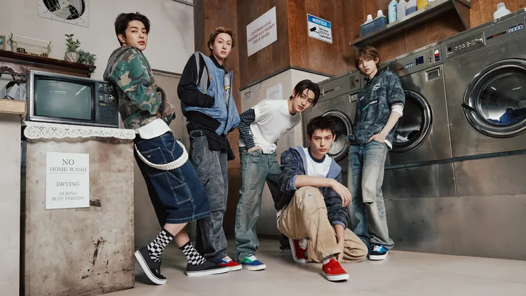 CORTIS成員們現身復古洗衣店。品牌提供