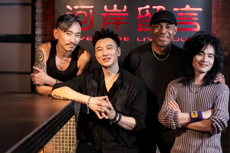 信樂團感謝歌迷一路相伴。信世紀音樂提供