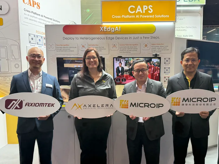 擷發科技與合作夥伴在Embedded World 2026攤位上合影。呂承哲攝