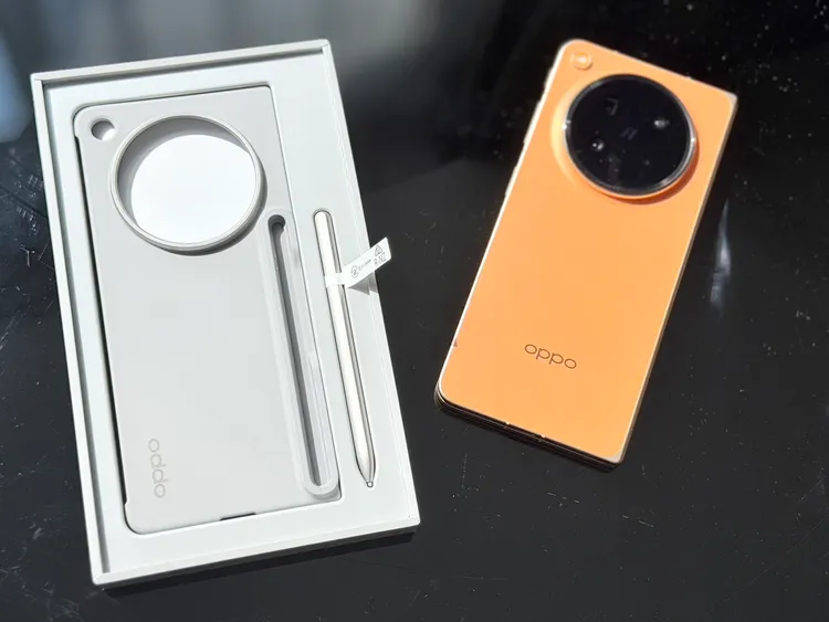 OPPO的AI Pen雖然需要選配，但具備了藍牙功能。趙筱文攝