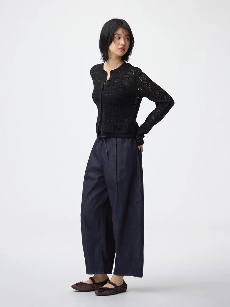 GU女裝Barrel Ankle輕型牛仔錐形褲，990元。品牌提供