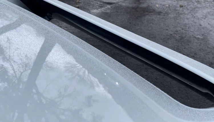 車頭導入S-Duct氣流通道設計，將氣流引導至車頂，有助降低風阻與風切聲。林浩昇攝