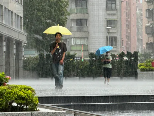 今起變天！北台灣轉濕涼「低溫16°C」　雨連下到週末