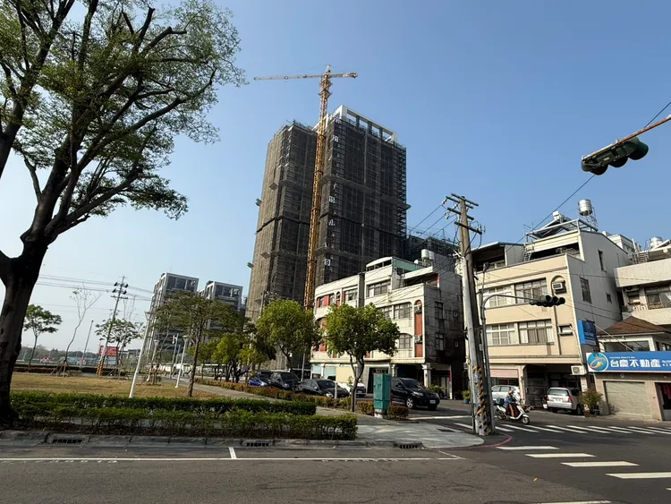 岡山區預售屋房價去年再創新高，主因是87期指標案拉高單價到4字頭。葉家銘攝