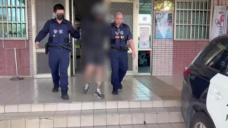 楊男毒駕致死移送後羈押，今天頭七家屬重回現場招魂，場面哀淒。翻攝畫面