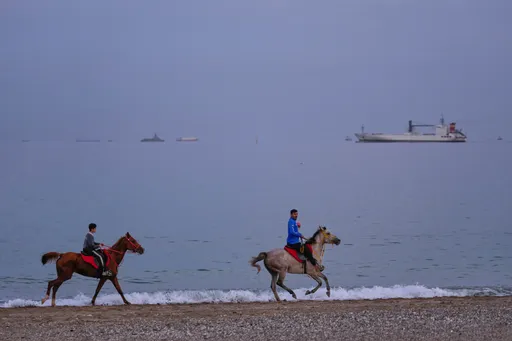 油價準備失控？川普暗示「棄守荷莫茲海峽」：反正美國也沒在用