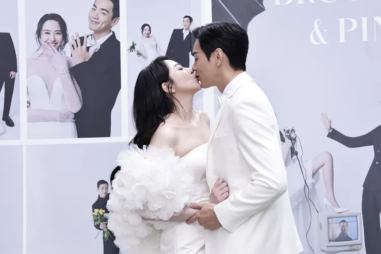 吳品潔、禾浩辰甜蜜接吻。攝影中心攝