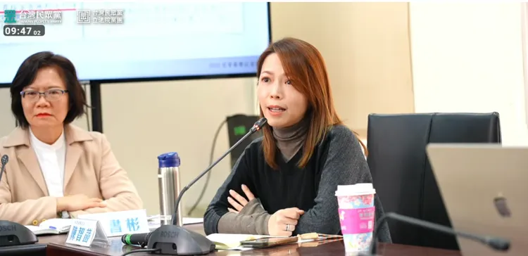民眾黨團主任陳智菡。翻攝自民眾之聲ＹＴ