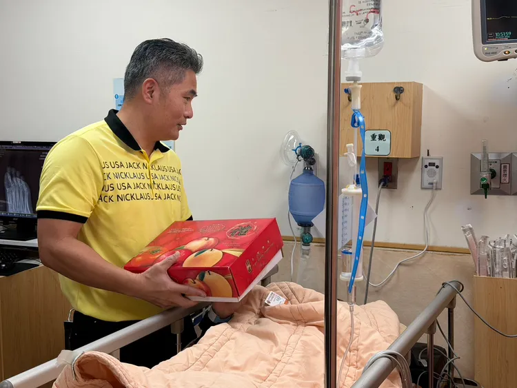 保二總隊第一大隊王文生大隊長前往探視。翻攝畫面