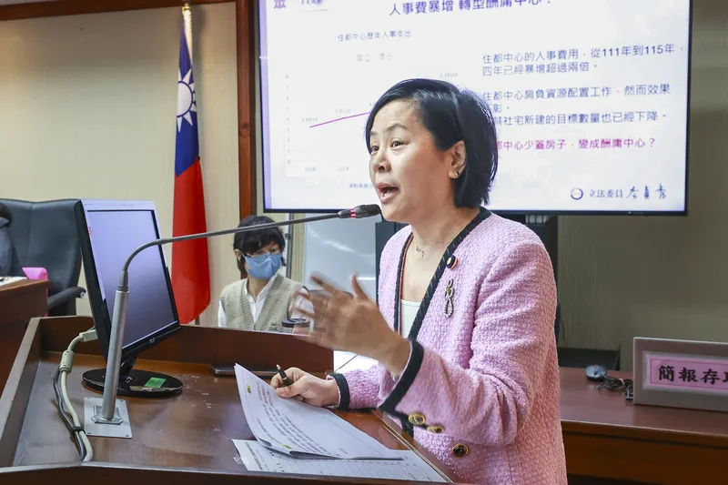 民進黨讓李貞秀「對空氣質詢」！媒體人警告：恐成迴力鏢