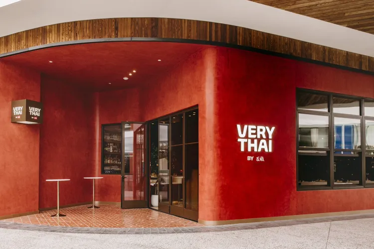 美國首店「Very Thai by瓦城」進駐洛杉磯。瓦城泰統集團提供