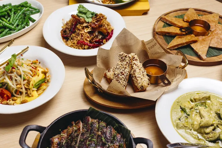 「Very Thai by瓦城」餐點平均客單價約計50美元，在當地屬中價位餐館。瓦城泰統集團提供