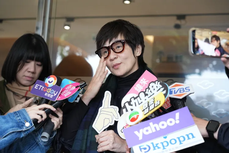 柯以敏到場致意。彭欣偉攝