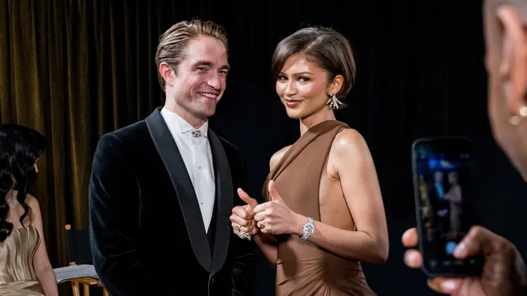 Zendaya佩戴CINDY CHAO藝術珠寶擔任奧斯卡頒獎嘉賓。品牌提供