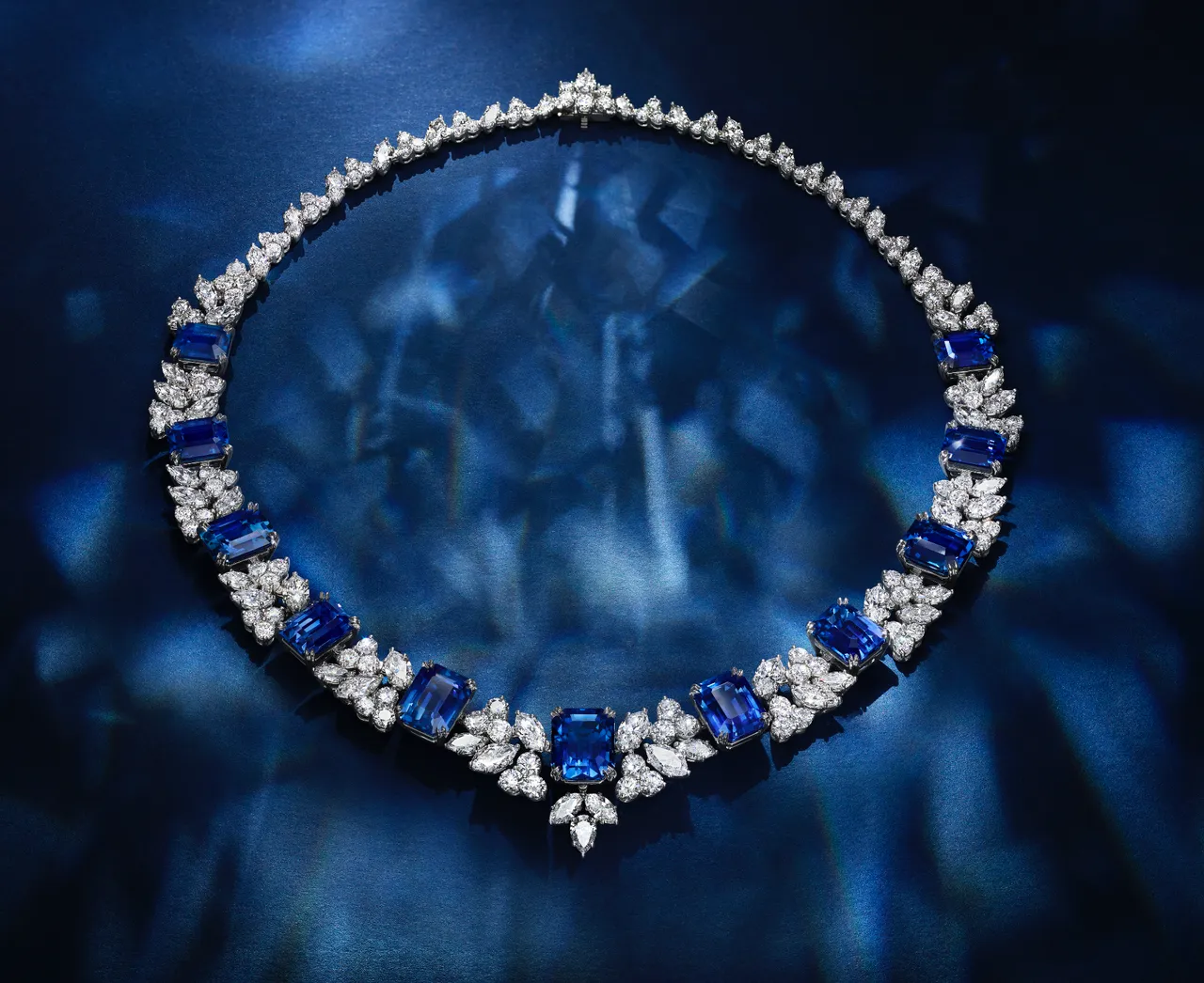 海瑞溫斯頓 頂級珠寶系列 藍寶石與鑽石項鍊。品牌提供