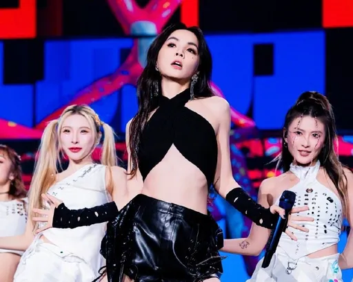 微恐慎入！Ella西安開唱秀「真空滾胃」　網友驚呼：內臟消失了