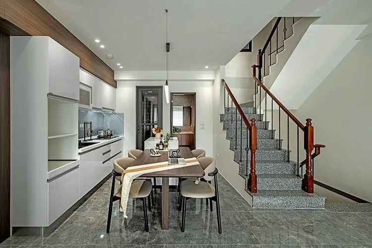 透天厝因土地持有坪數多，因此保值抗跌性極強，以「德郡祥賀」為例，因原本規劃可興建大樓，以目前當區地價估算，土地每坪將達50萬元。德郡地產提供