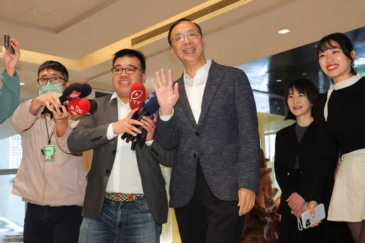 朱立倫餐敘藍委！韓國瑜也來了　1差別舉動引揣測