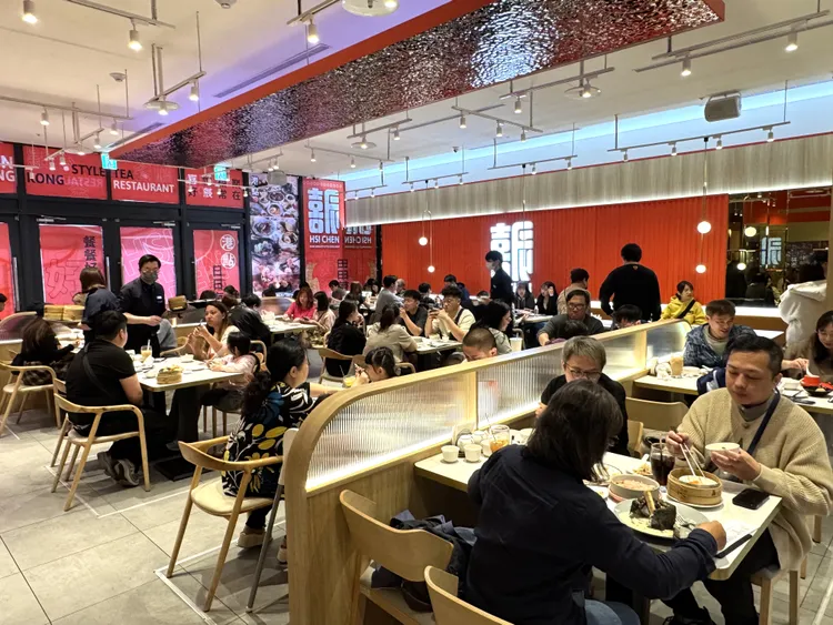 築間餐飲集團推出「寵粉感謝666心意」活動，總計發出2664萬寵粉心意券，凡於活動期間至集團旗下品牌之門店內用餐即現折666元。業者提供