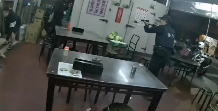 警方到場控制場面。民眾提供