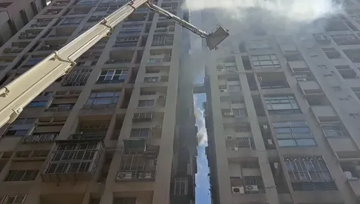 汐止建成路社區大樓傳火警　消防局雲梯車出動！拉水線灌救