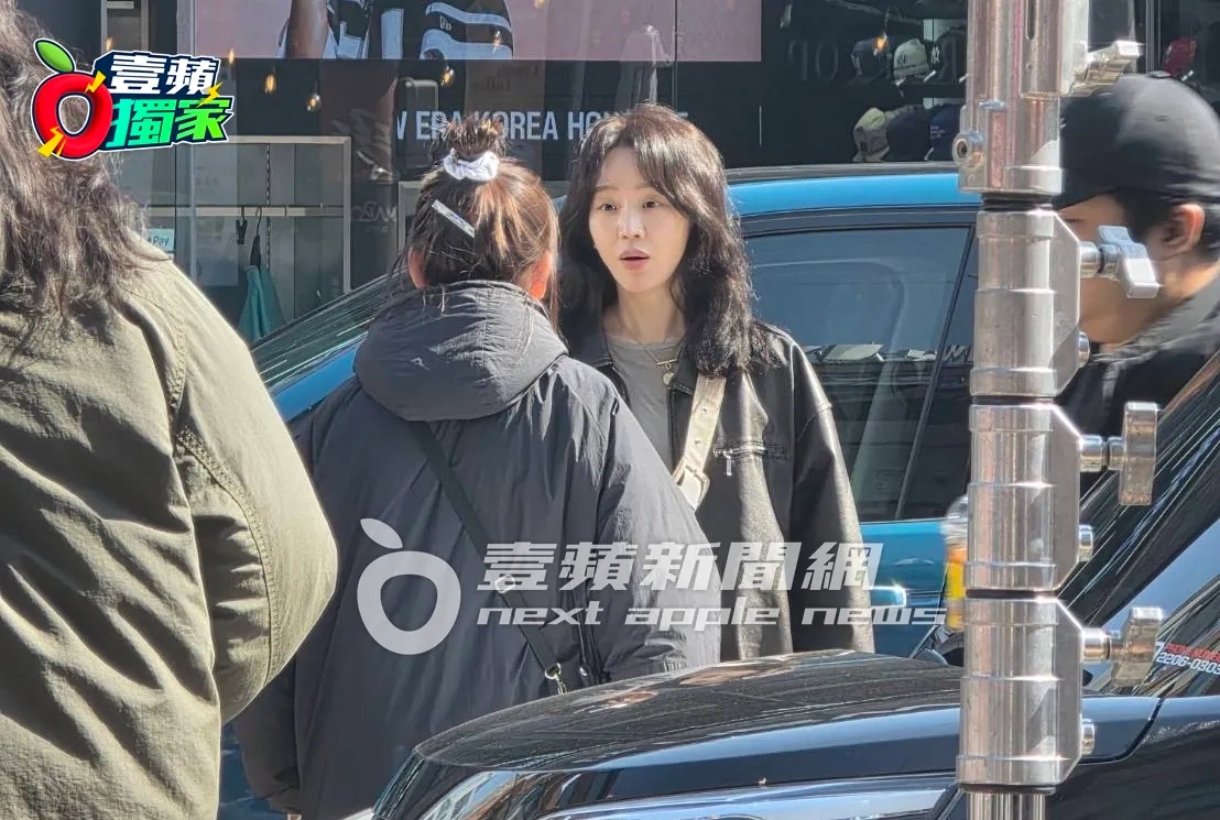 獨家｜申惠善《莎拉》後再當Netflix女兒！首爾街頭飆戲羅人友大陣仗