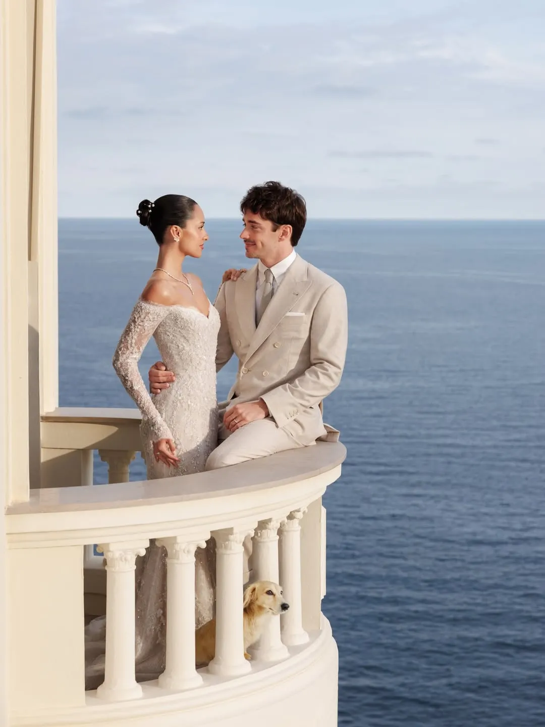 「F1天菜」Charles Leclerc（右）在摩納哥舉辦結婚儀式。翻攝IG