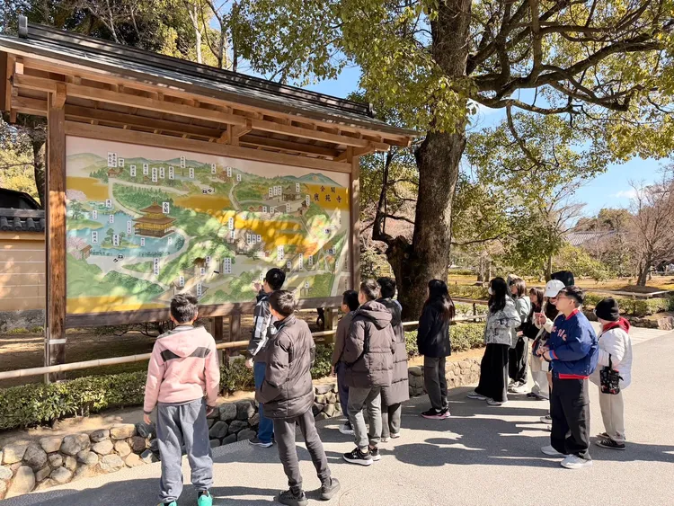 岡山區和平國小畢業旅行前進日本。翻攝畫面