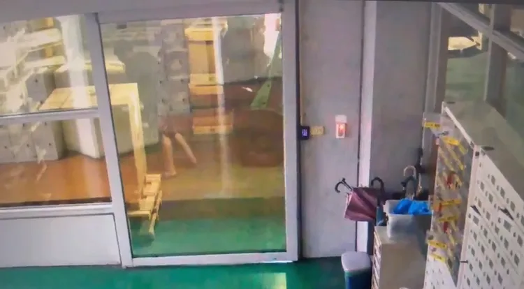 合作廠商貨運行周姓司機涉嫌利用運送貨物的機會偷走銅合金。民眾提供